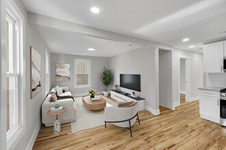 Building Photo - 10 Perry Hill Rd