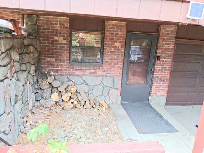 Building Photo - 2981 Fall River Rd