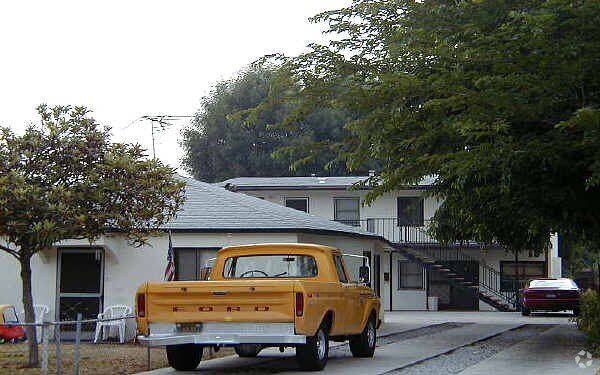 Foto del edificio - 627 S Santa Fe Ave