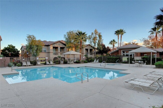 Foto del edificio - 10125 Cedar Key Ave