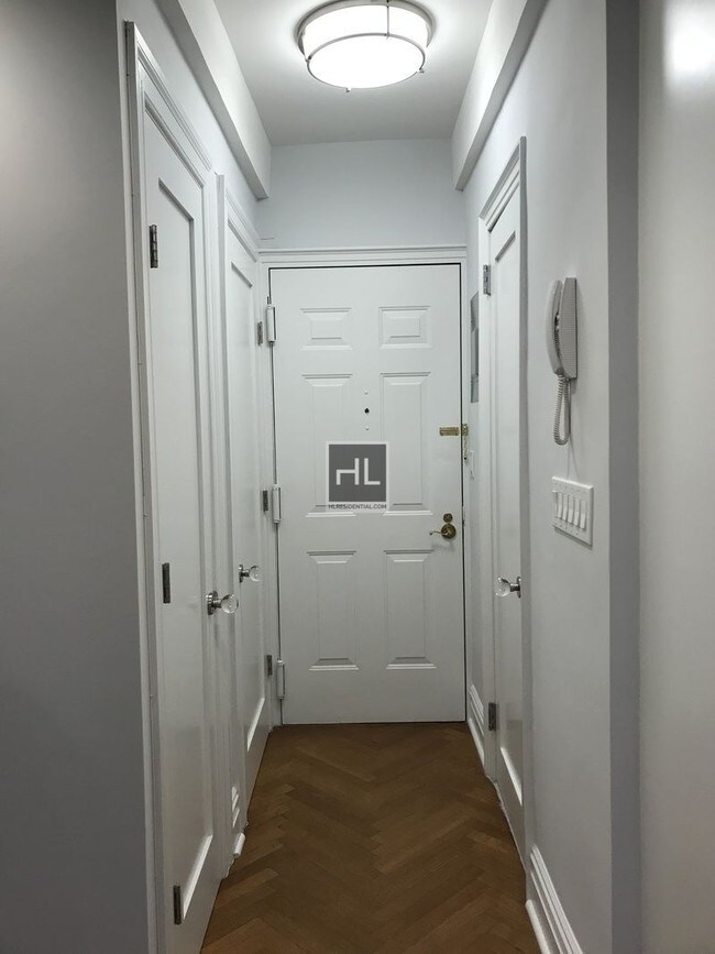 Foto del edificio - 134 W 58th St
