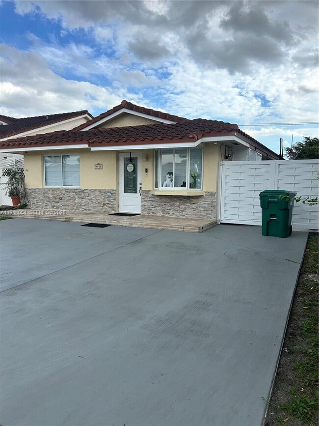 Foto del edificio - 9028 NW 114th Terrace