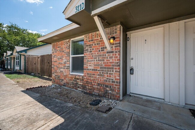 Foto del edificio - 311 Kings Way Dr