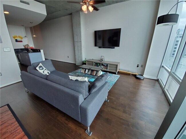 Foto del edificio - 943 Peachtree St NE