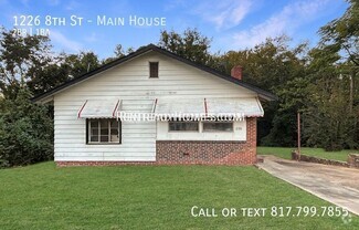 Building Photo - 1226 8th St