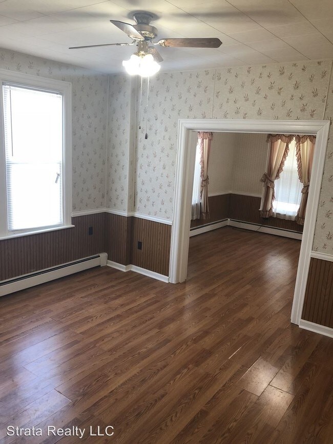 Building Photo - 3 br, 1.5 bath House - 329 Valley Rd