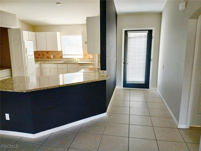 Building Photo - 3307 Surfside Blvd