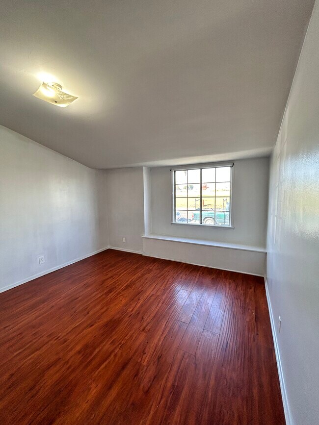 Foto del edificio - 10404 Sherry Ave