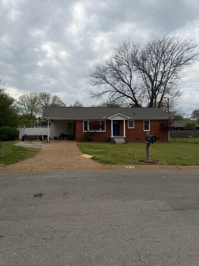 Building Photo - 139 N Leland Dr