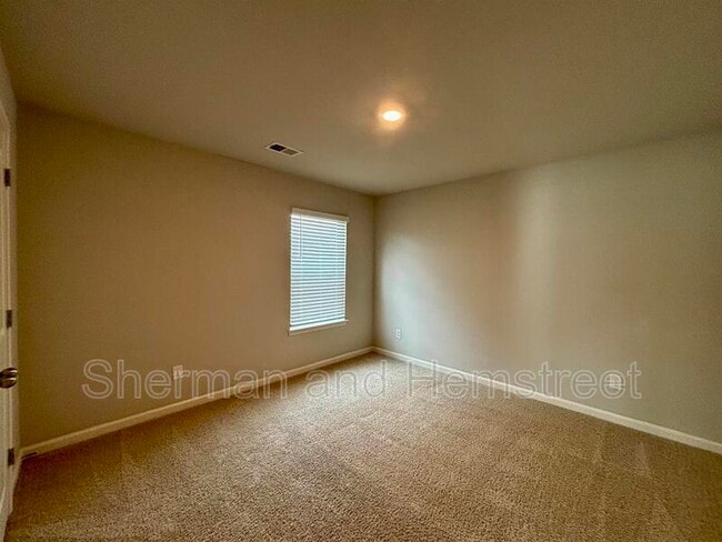Building Photo - 240 Callahan Dr