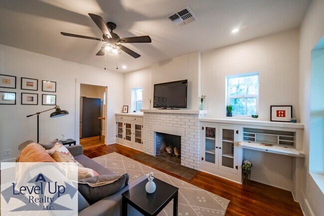 Foto del edificio - 1717 E 8th St