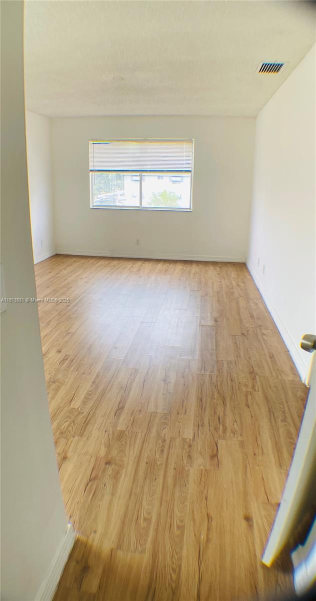 Foto del edificio - 5814 NW 22nd St