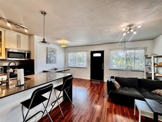Foto del edificio - 1202 Newning Ave
