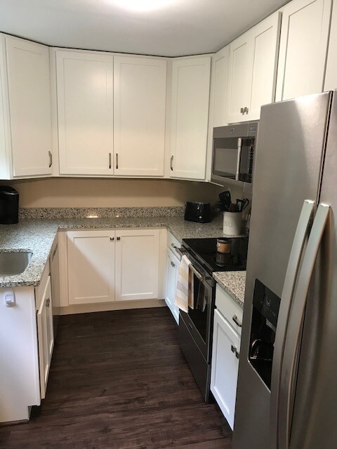 Kitchen - 2105 Friley Rd