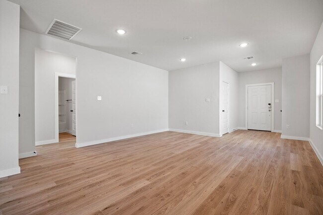 Foto del edificio - Brand New Home In Los Altos!!!