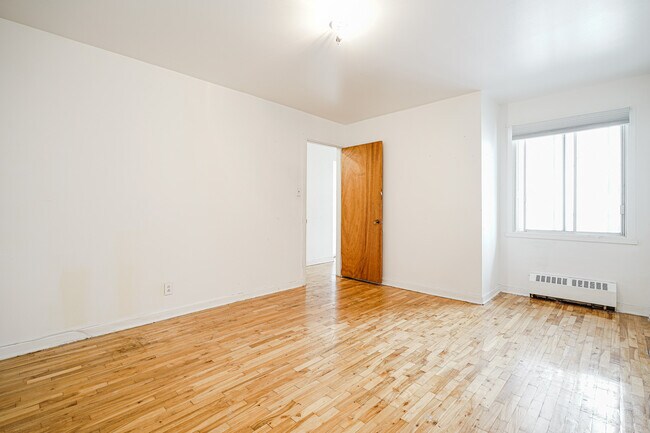 Photo du bâtiment - 6880-625e 25e Ave