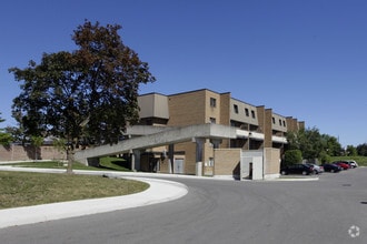 Building Photo - 75 Orenda Court