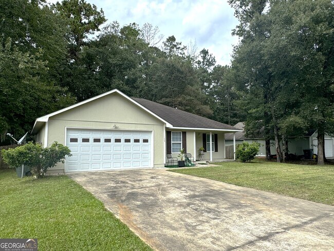 Building Photo - 106 Creekwood Cir