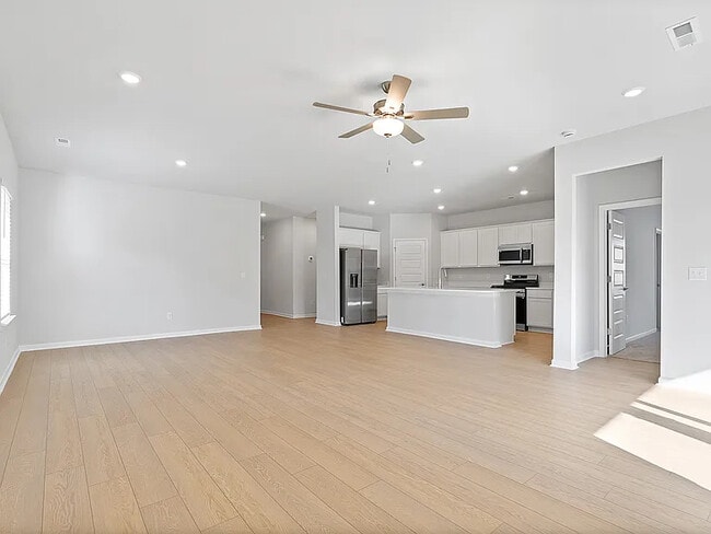 Building Photo - 14557 Mountain Strm Dr