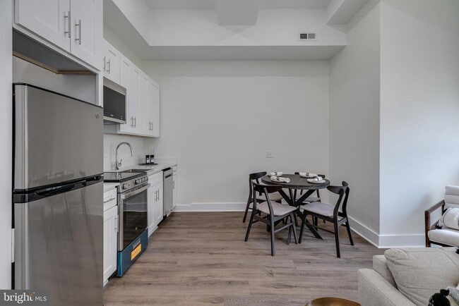 Building Photo - 150 S Independence Mall W