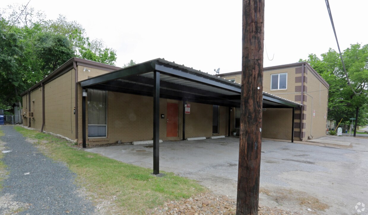 Building Photo - 1205 Roy St