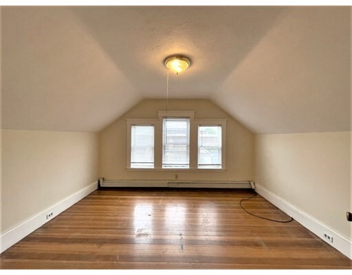 Building Photo - 20 Dunster Rd