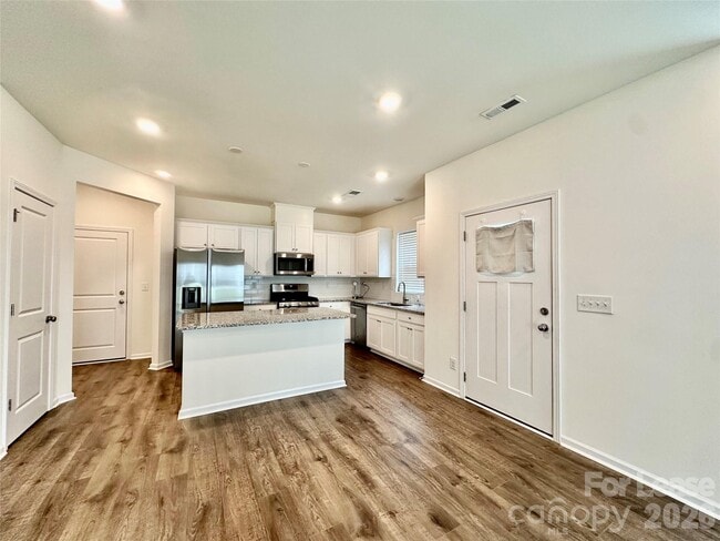 Building Photo - 8116 Ramsburg Dr