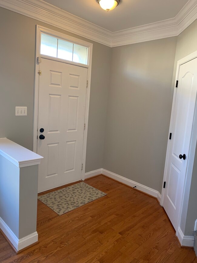 Foyer - 12956 Clarksburg Square Rd