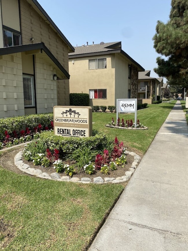 Foto del edificio - Greenbriar Woods Apartments