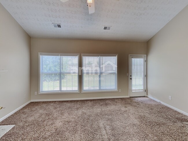 Foto del edificio - 3470 Morandis Ct NW