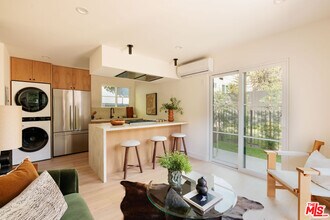 Thumbnail for Trendy Penthouse Apartments For Rent In Silverlake