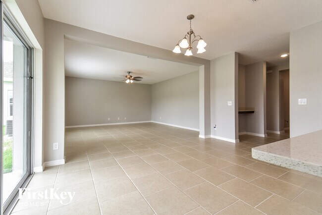 Building Photo - 390 Hamlet Lp