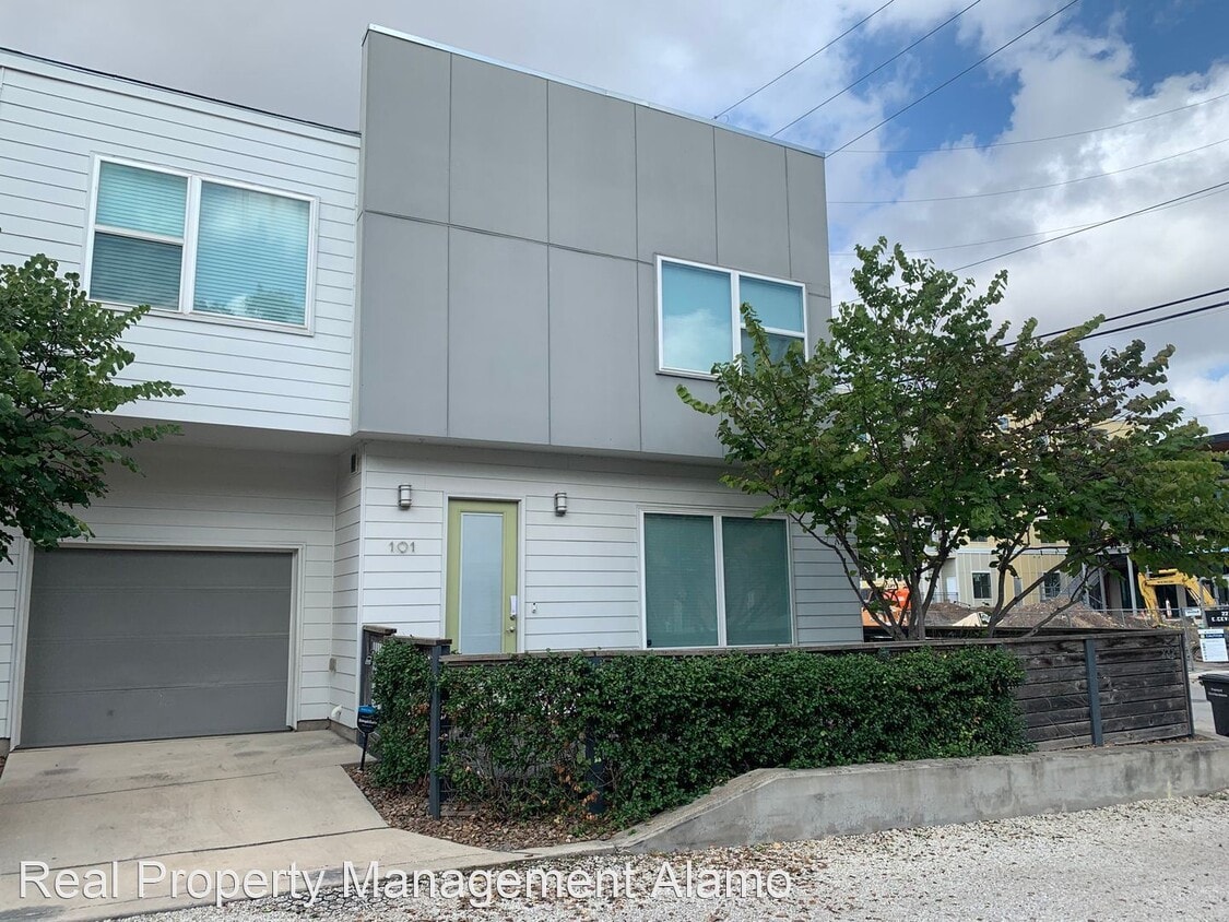 Primary Photo - 2 br, 2.5 bath House - 232 East Cevallos S...