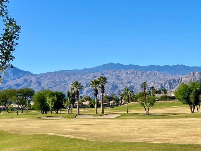 Foto del edificio - 45385 Big Canyon St