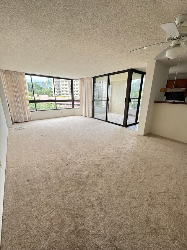 Foto principal - 2 bed 2 bath, 2 Reserved Parking at Nuuanu...