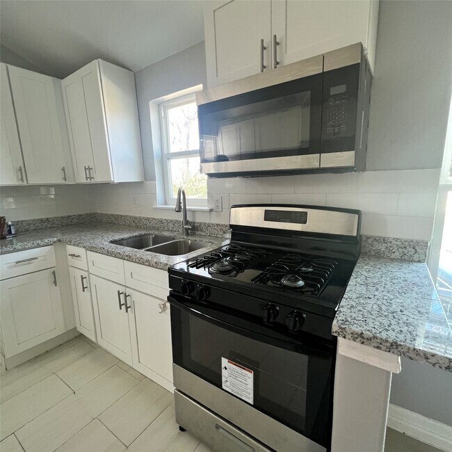 Foto del edificio - 3402 Chickering St