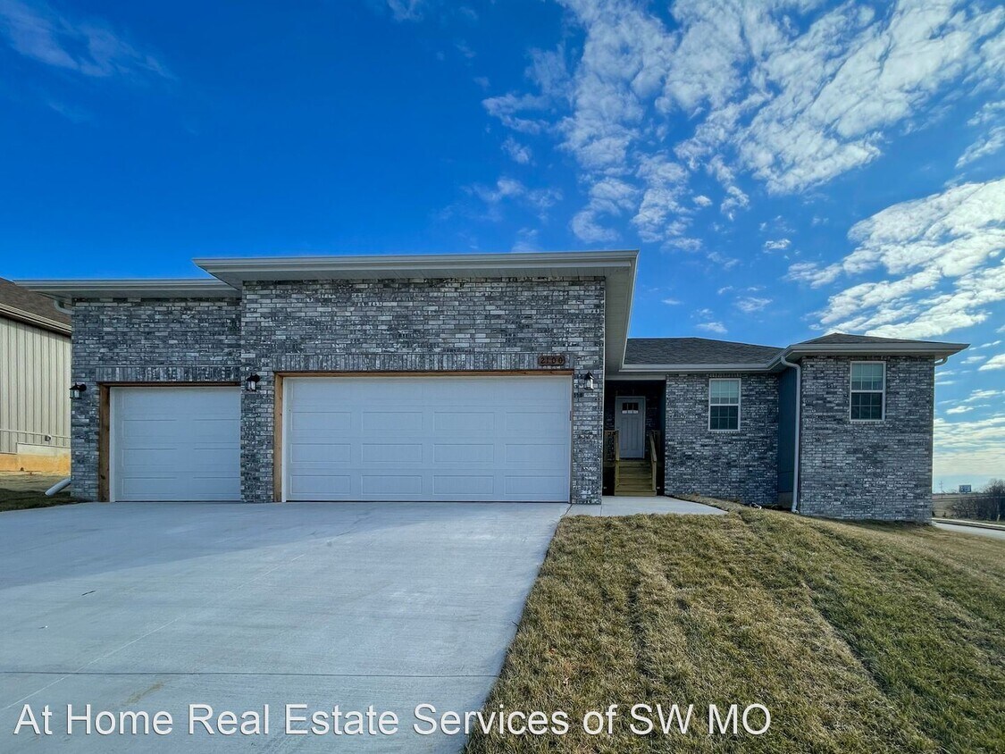 2100 N 21st St, Ozark, MO 65721 House Rental in Ozark, MO