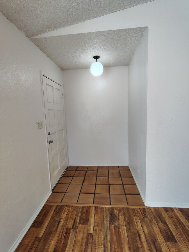 Foto del edificio - 1313 Floyd Ave