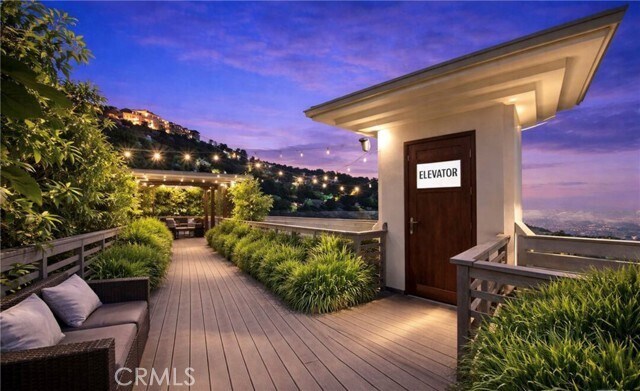 Foto del edificio - 8835 Evanview Dr