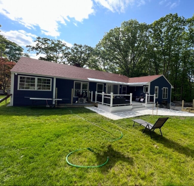 Building Photo - 125 Skyview Rd