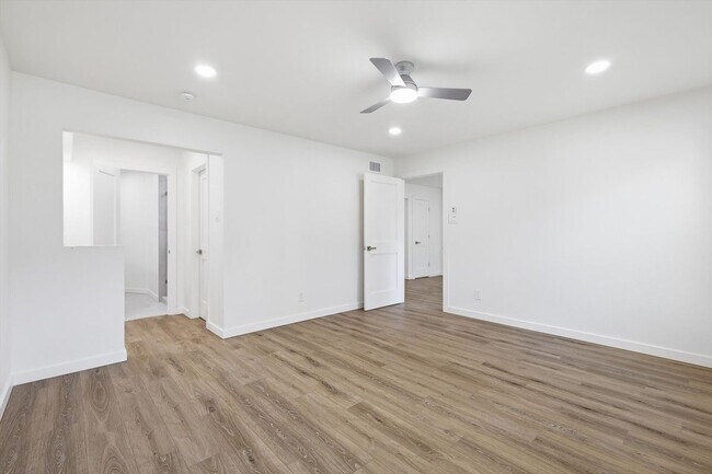 Foto del edificio - 4816 Amesbury Dr
