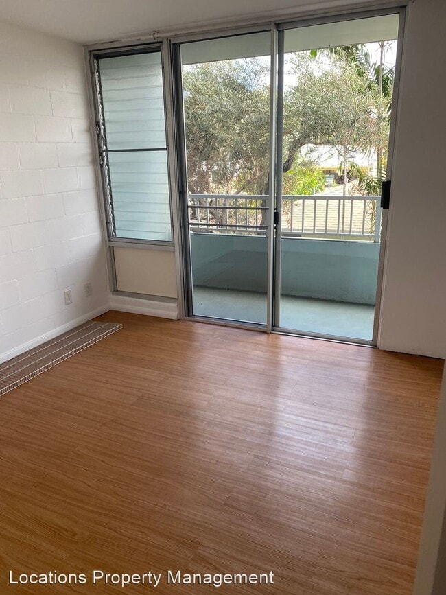 Building Photo - 2 br, 1 bath House - 1122 Elm St. #209