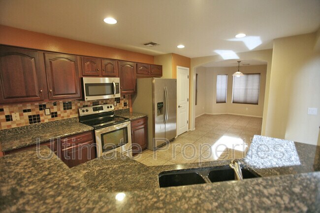 Building Photo - 16269 W Hope Dr