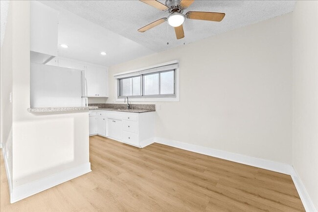 Building Photo - 3116 W 99th St