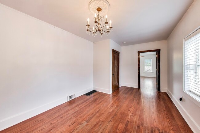 Foto del edificio - 1424 Lake St