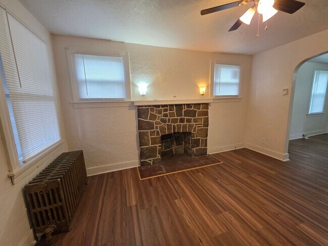 Foto del edificio - Efficacy apartment for rent in Clariton Pa