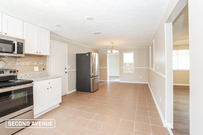 Building Photo - 8481 Thims Ave