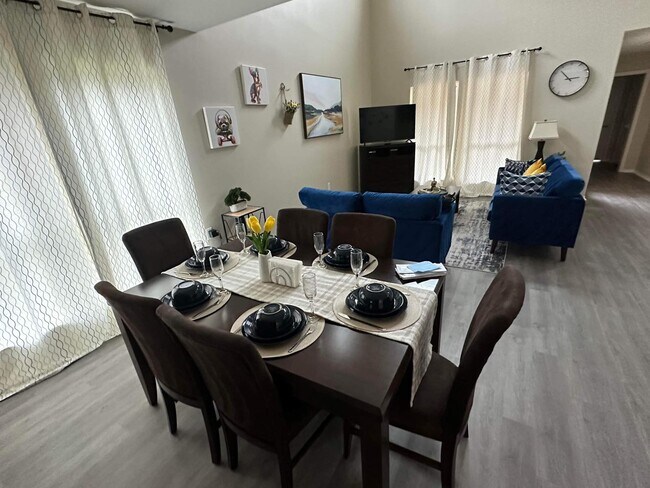 Foto del edificio - 429 N Denley Dr