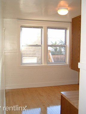 Building Photo - 1253 W Waveland Ave