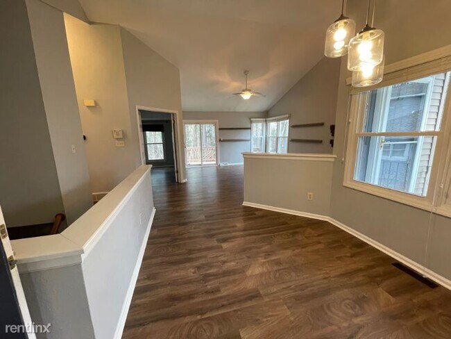 Foto del edificio - 3 br, 2 bath Townhome - 539 Highwood Cir